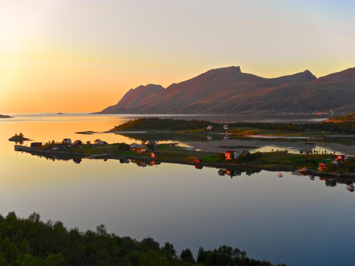 Hamn I Senja Hotel Exterior photo